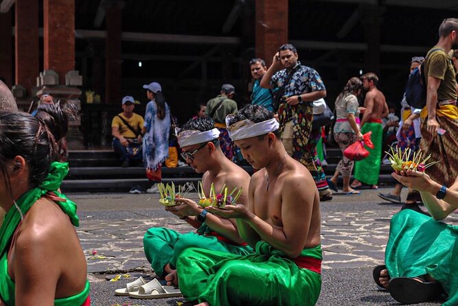 Ubud Tour - Balinese Healing By Shaman And Self Purification - Celuk Village: silver-making you can actually watch