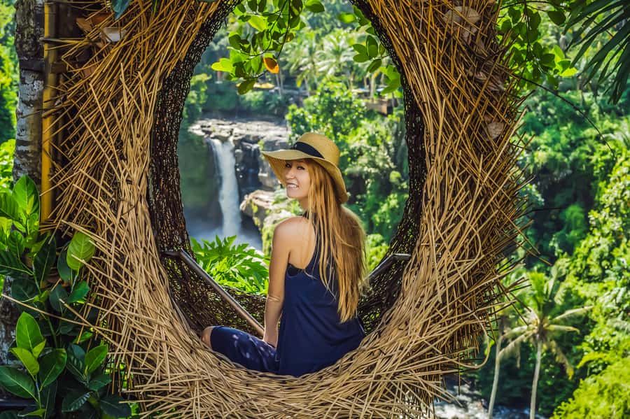 Ubud: Waterfall, Rice Terraces & Monkey Forest Private Tour - Mas Village woodcarvings and Ubud Traditional Market: buy less, look more