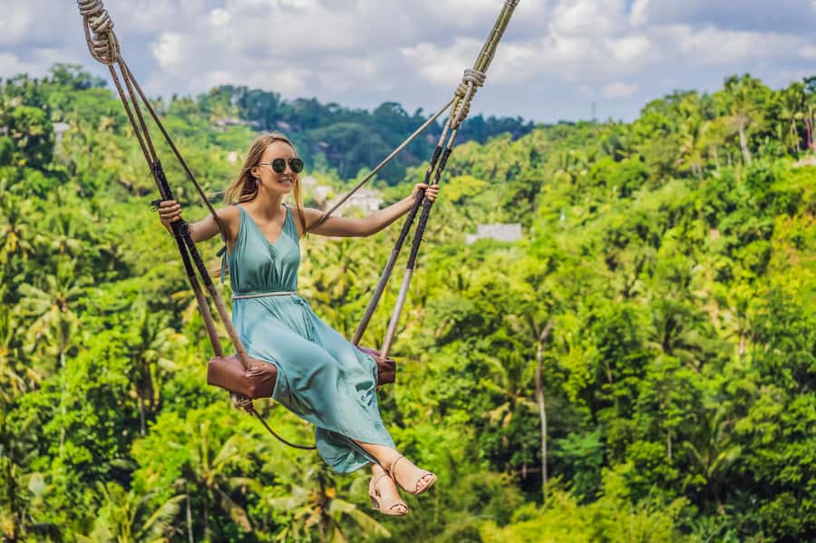 Ubud: Waterfall, Rice Terraces & Monkey Forest Private Tour - Ubud Palace and the daily dance vibe from inside and around the complex