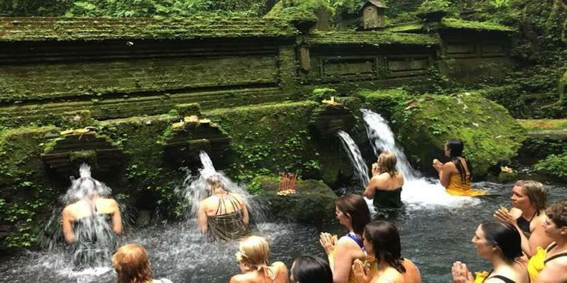 Ubud: Wellness Retreat with Massage, Yoga Class, and Lunch - Entering Mengening Holy Water Temple for the Melukat Cleansing