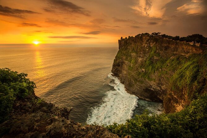 Uluwatu Sunset, Kecak Dance, and Dinner Jimbaran Beach - Timing from Ubud to Uluwatu: plan for traffic and a full evening