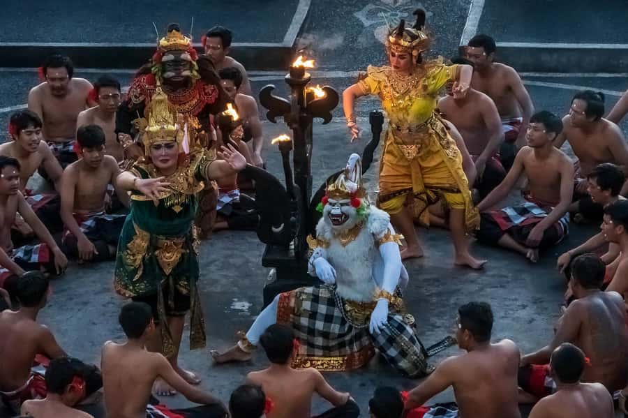 Uluwatu Sunset Temple - Kecak Dance Show & Seafood Dinner - From pickup to sunset, how the day actually flows
