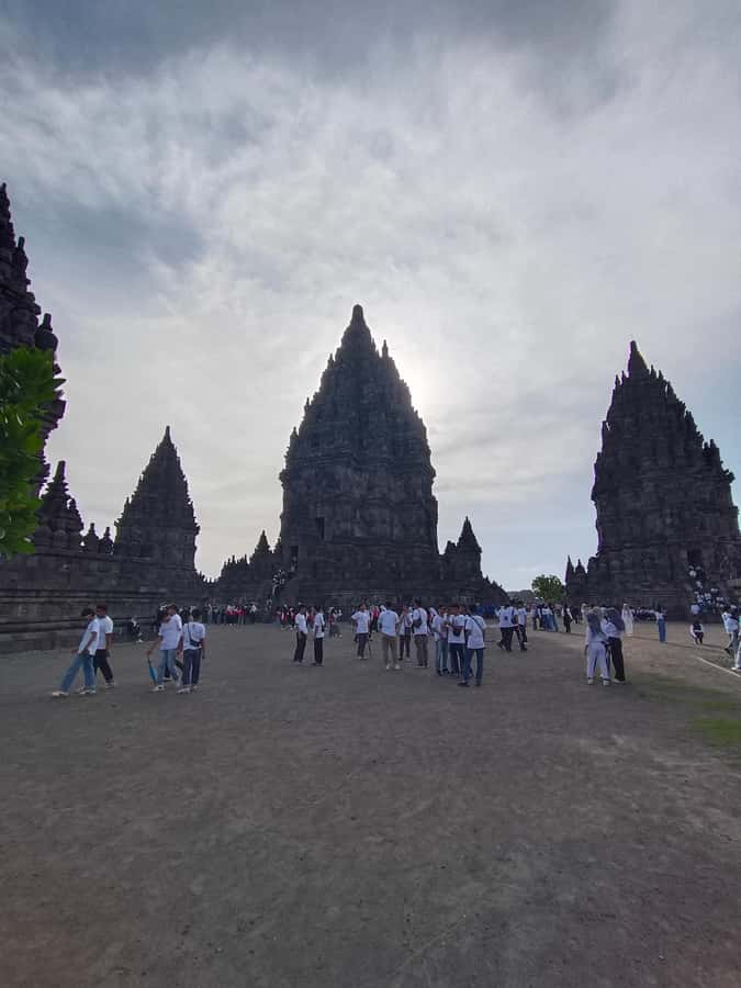 "Unveil the Secrets of Borobudur and Prambanan" - Price and value: what you pay for at roughly $15 per person