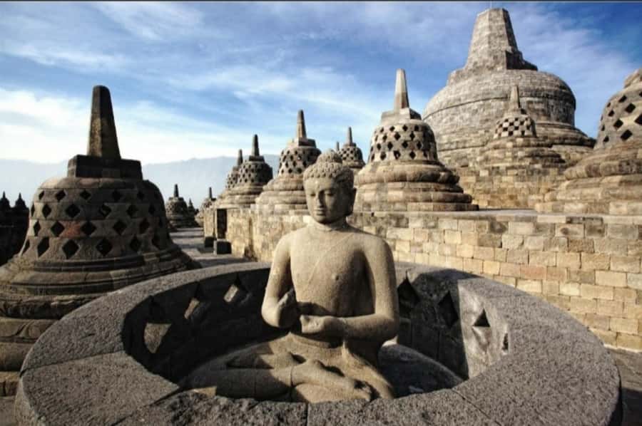 "Unveil the Secrets of Borobudur and Prambanan" - What to bring, what not to wear, and how to avoid temple-day headaches