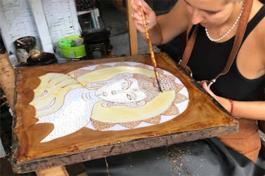 Yogyakarta: 2-hour Batik Making Course with Souvenir - Wax Drawing With a Guru, Where Your Lines Matter