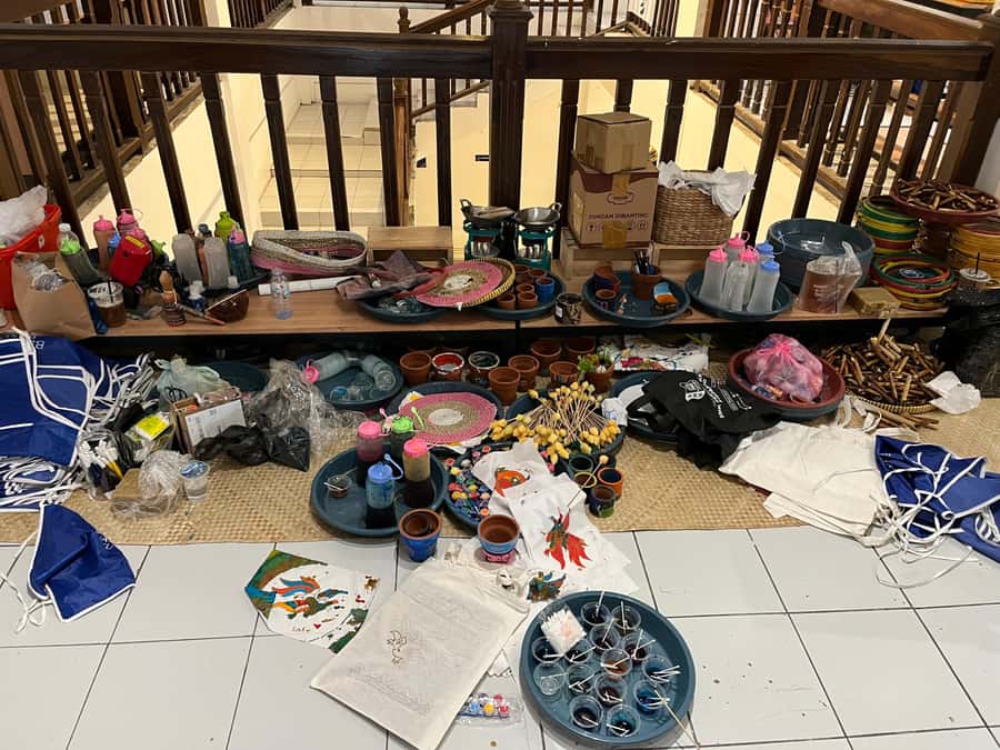 Yogyakarta: Batik Making Class with Expert - What you get: cloth size, tools, teacher, and take-home value