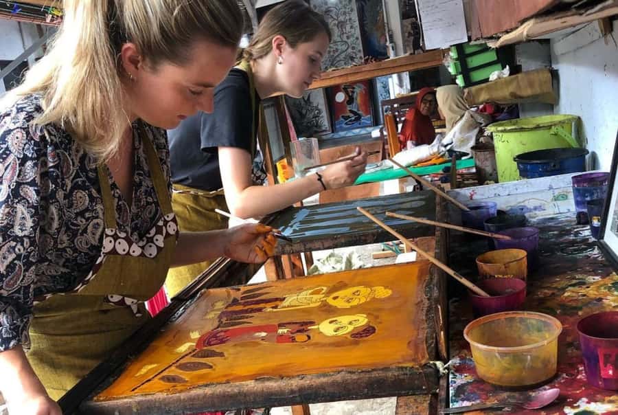 Yogyakarta: Batik Painting Workshop - Small group size and English instruction: practical comfort