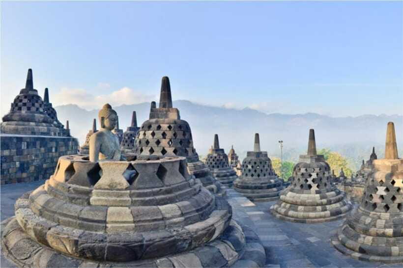 Yogyakarta: Borobudur 5-hour Tour with Climb-up & Transfers - Mendut and Pawon temples, optional but useful context