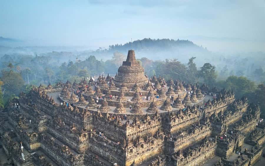 Yogyakarta: Borobudur 5-hour Tour with Climb-up & Transfers - Getting to Borobudur from Yogyakarta, with transfers that actually matter