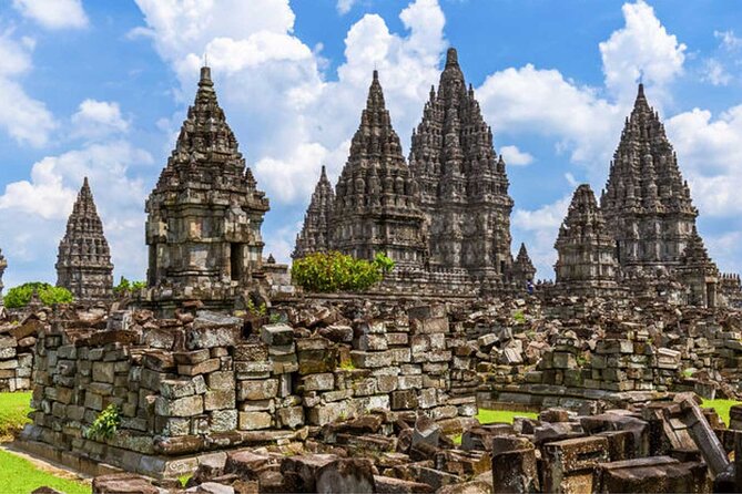 Yogyakarta: Borobudur Climb-up & Prambanan Day Trip All Inclusive - Stop 2: Prambanan Temples and the Trimurti story behind the spires