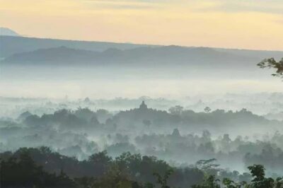 Borobudur Sunrise (Climb-up Assured) & Prambanan
