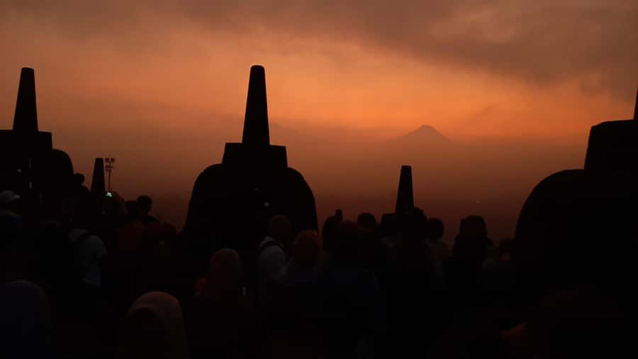 Yogyakarta Experience one day tour Borobudur and Prambanan - Timing, Weather, and What to Watch for During the Walks