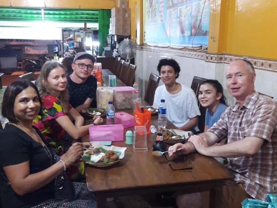 Yogyakarta: Nighttime Walk and Food Tour - Jamu Jawa Tradisional Lugu Murni: the healing-tea moment