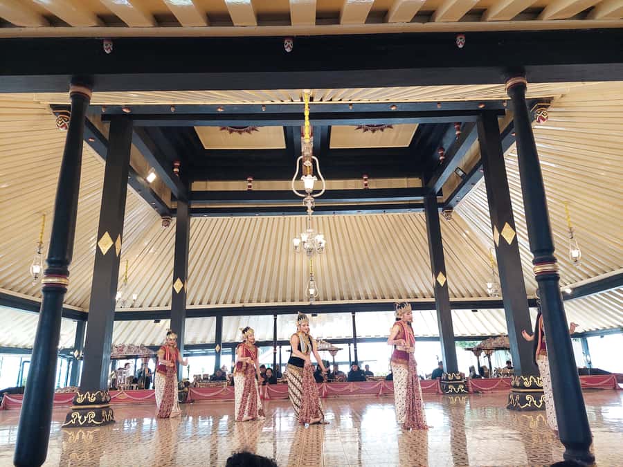 Yogyakarta: Prambanan Temple Morning Tour and Palace Tour - What you’re really paying for