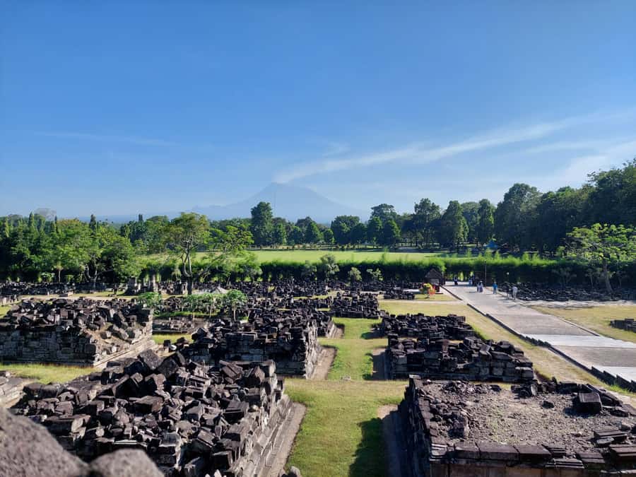Yogyakarta: Prambanan Temple Morning Tour and Palace Tour - Taman Sari Water Castle: Garden Pools After the Palace