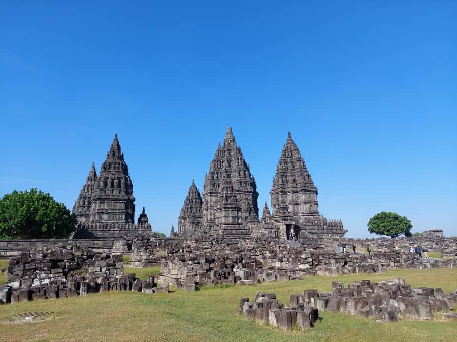 Yogyakarta: Prambanan Temple Morning Tour and Palace Tour - Dress Code and Rules That Can Stop Your Day Cold