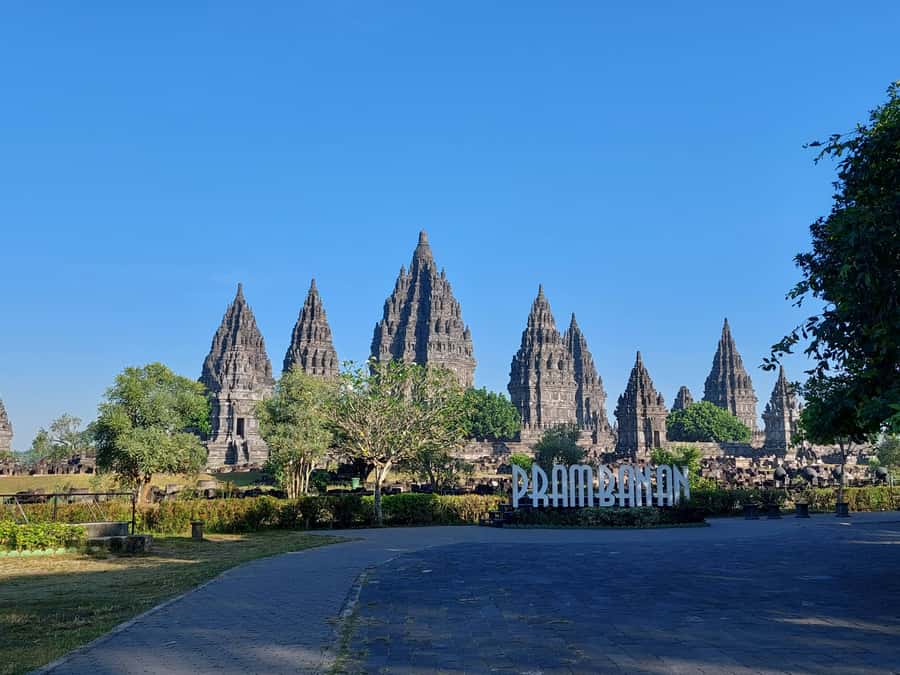 Yogyakarta: Prambanan Temple Morning Tour and Palace Tour - Why Prambanan Feels Different Before the Crowds