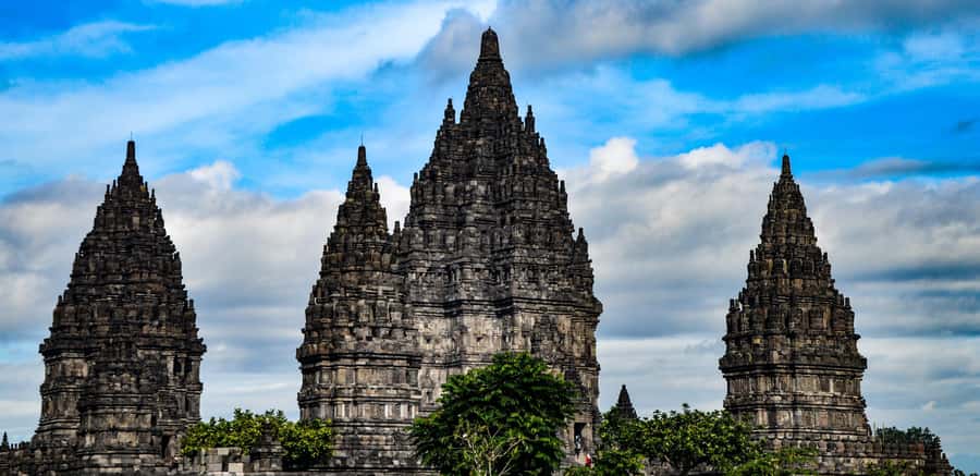 Yogyakarta : prambanan temple sunset with expert local guide - Exploring the site your way: walking, bicycle, or an electric car