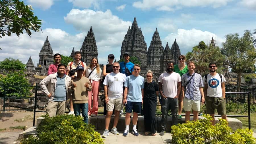 Yogyakarta : prambanan temple sunset with expert local guide - Who this Prambanan sunset tour fits best