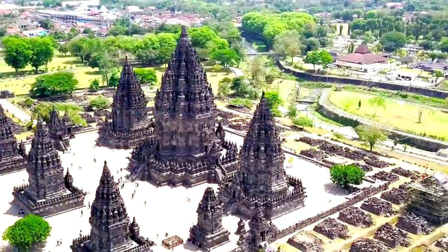 Yogyakarta : prambanan temple sunset with expert local guide - Getting there: pickup timing, smooth rides, and on-site logistics