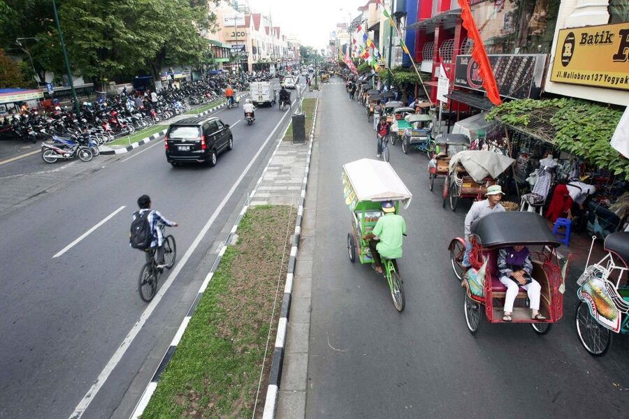 Yogyakarta: Private Car Charter with Driver - Comfort in Traffic: Why the Air-Conditioned Car Matters More Than You Think
