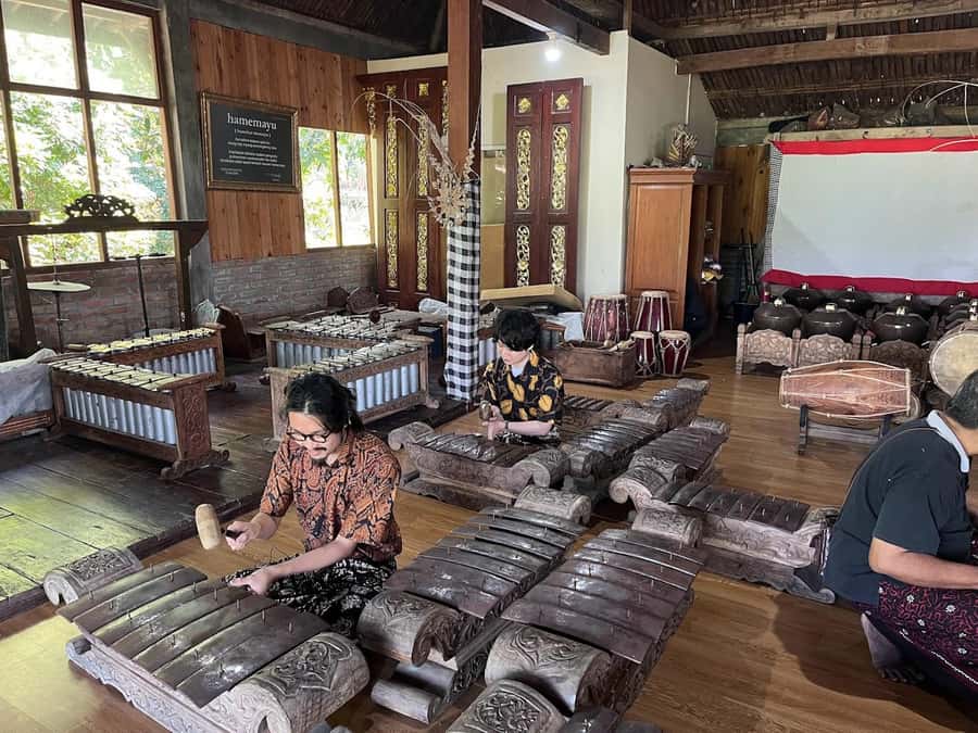 Yogyakarta: Private Gamelan Experience - How the music works without a Western conductor