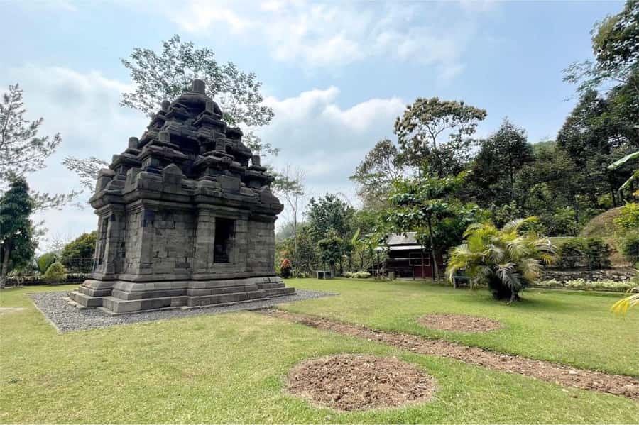 Yogyakarta: Selogriyo Temple, Rice Terraces & Waterfall Tour - Key Highlights You’ll Notice Fast