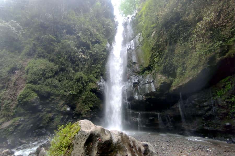 Yogyakarta: Selogriyo Temple, Rice Terraces & Waterfall Tour - Cafe Break in the Fields: Coffee, Purple Tea, and Local Stops