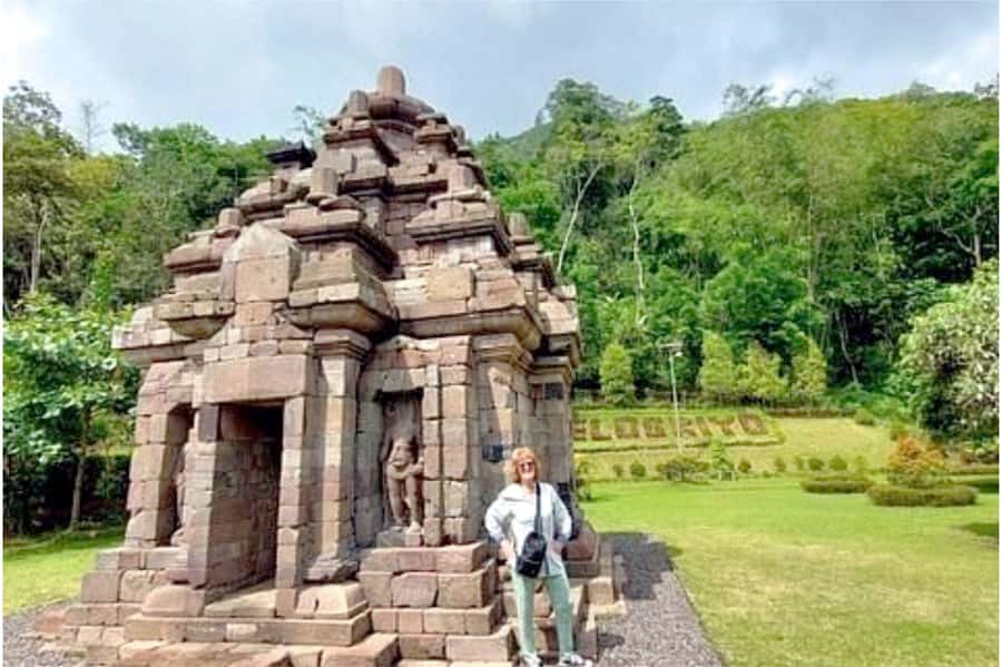 Yogyakarta: Selogriyo Temple, Rice Terraces & Waterfall Tour - Kedung Kayang Waterfall: Steep Steps, Real Reward