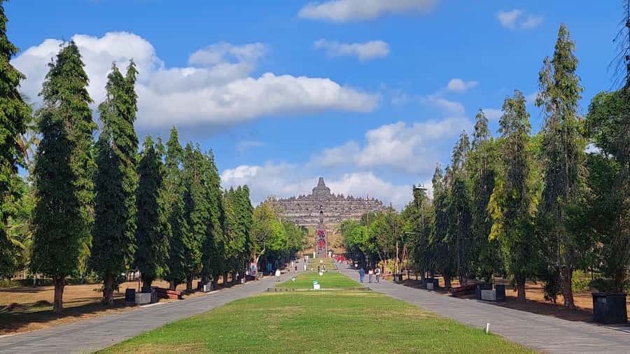 Yogyakarta: Sunrise Borobudur & Prambanan, with lunch option - Key things I’d underline before you book
