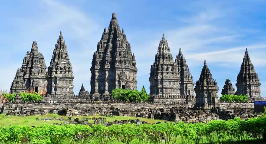 Yogyakarta: Sunrise Borobudur & Prambanan, with lunch option - Lunch option: why it can make or break the second half