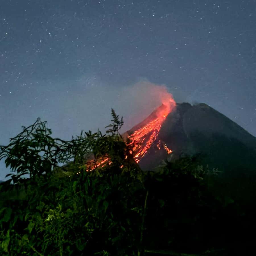 Yogyakarta Volcano: Merapi Volcano on Hilltop (Lava Viewing) - Your trip flow: pickup, Merapi viewpoint area, then the observation stops